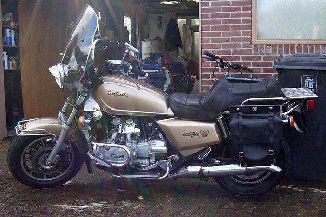 Jeroen's customized GL1200 Aspencade