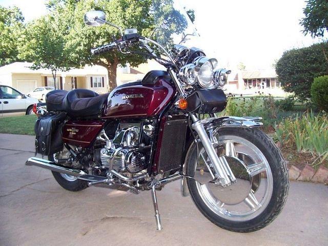Stev's 79 GL1000

"GoldWing Of The Month" September 2006