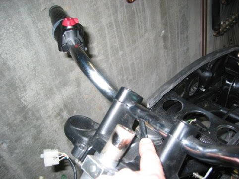 Wires run inside handlebar.