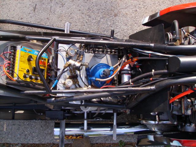 YES IT DOES HAVE NITROUS