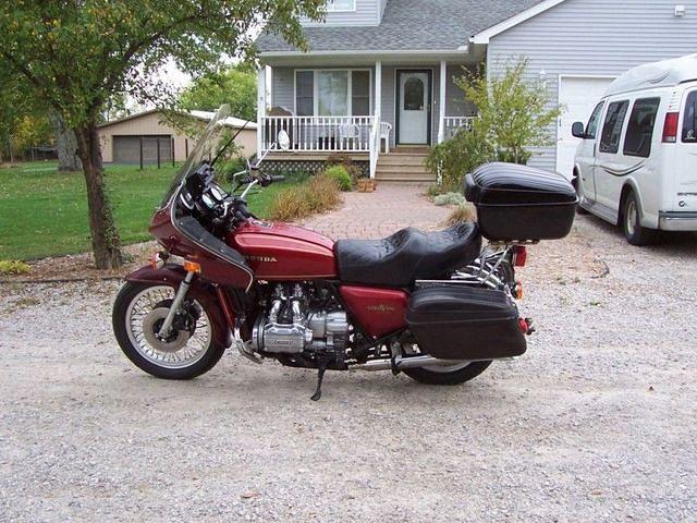 12 1975 GL1000 SEPT2005 019 sized