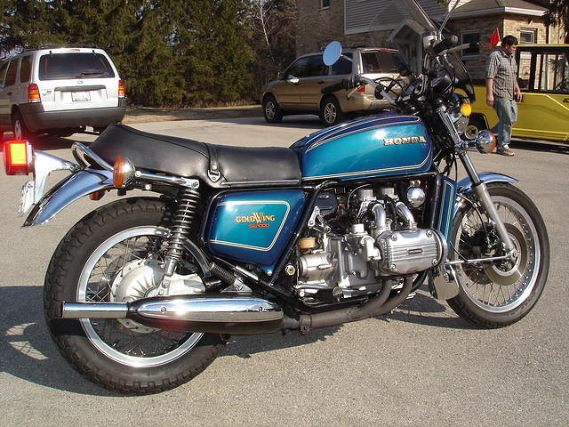 Blue 77 Goldwing 010