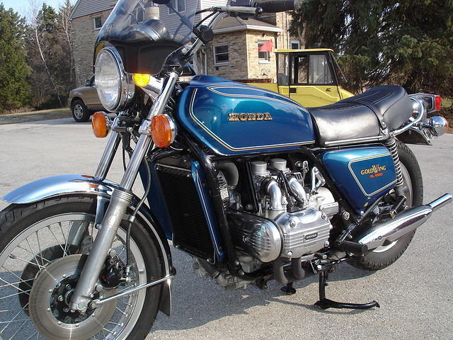Blue 77 Goldwing 012