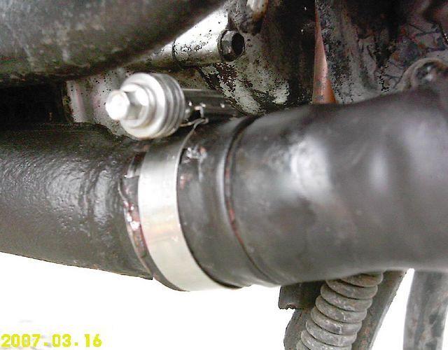 LH muffler clamp rear look