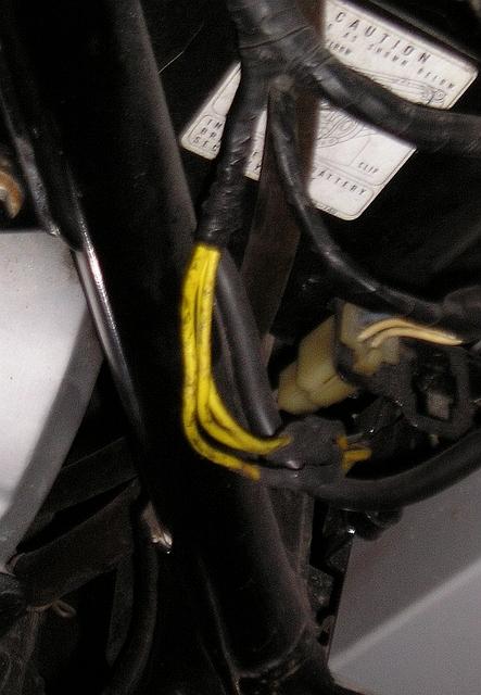 gl11 location of plug