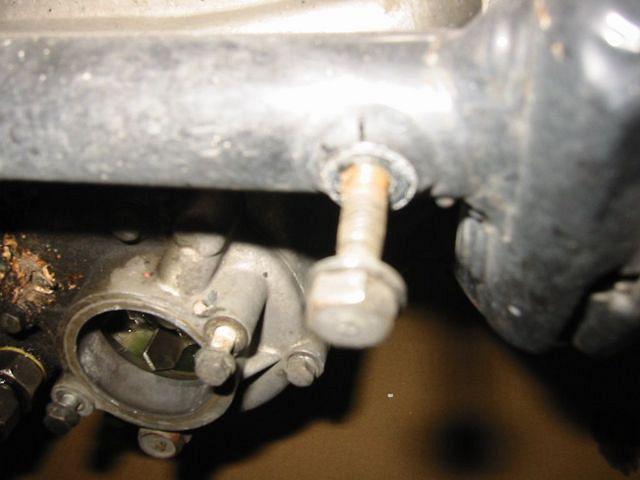 Lower mountingbolt for radiator(and the waterpump)
