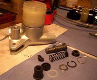 Rebuilding front brake cylinder