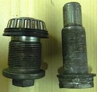 SWINGARM BUSHING-BOLTS GL1100 THE THICK ONE ON THE LEFT-GL1000 ON THE RIGHT